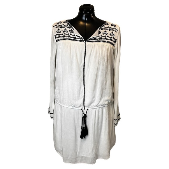 Gap Long Sleeve Embroidered Dress with Waist Tassel in White & Navy - Picture 4 of 12